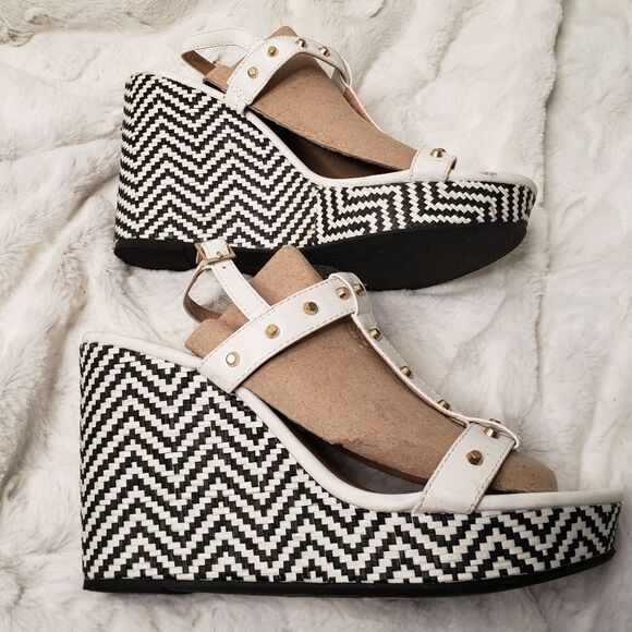 Montigo Bay  Wedges - Picture 4 of 9